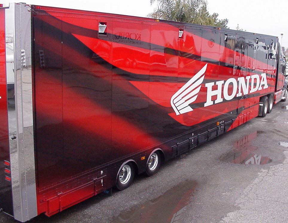 outside view of the honda trailer